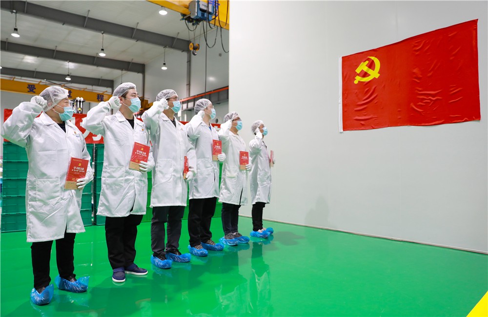 为国为民 勇战不息 ——米乐m6公司战疫“先锋”火线入党