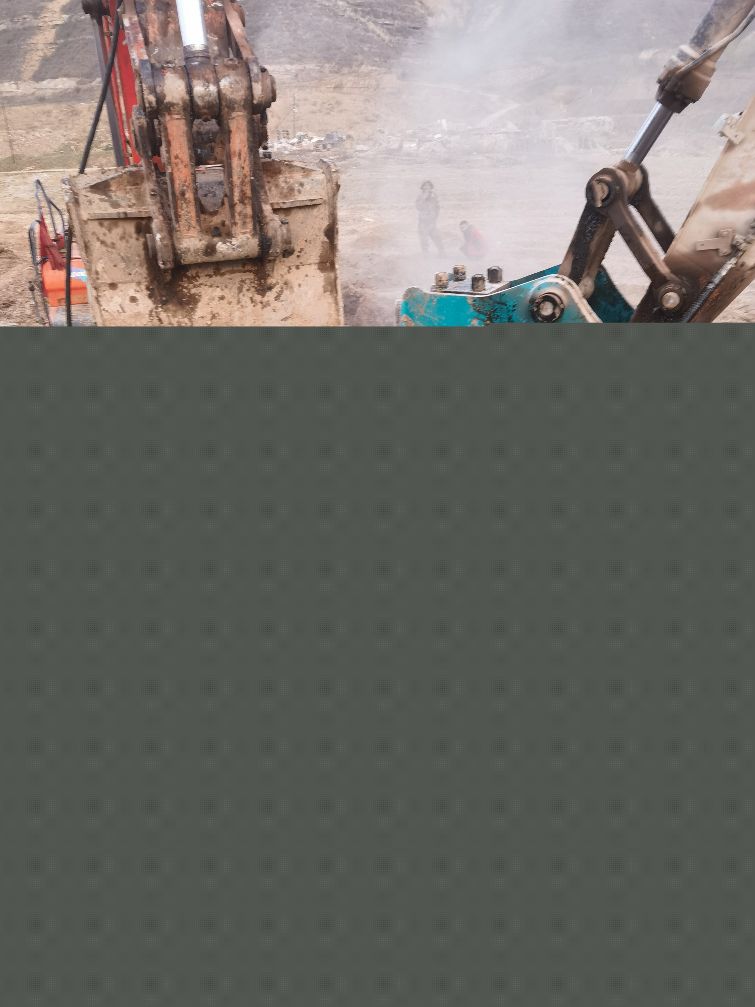 目前这里的5台提水泵机正满负荷运转