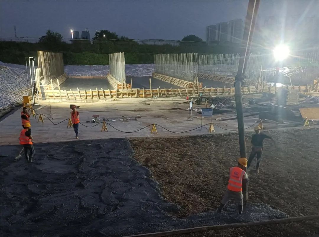 本发明提供的地浸采铀工艺钻孔施工投砾装置