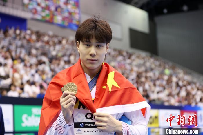 中国双星闪耀福冈世锦赛 覃海洋张雨霏分获蛙泳