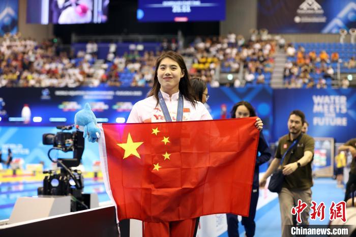 中国双星闪耀福冈世锦赛 覃海洋张雨霏分获蛙泳