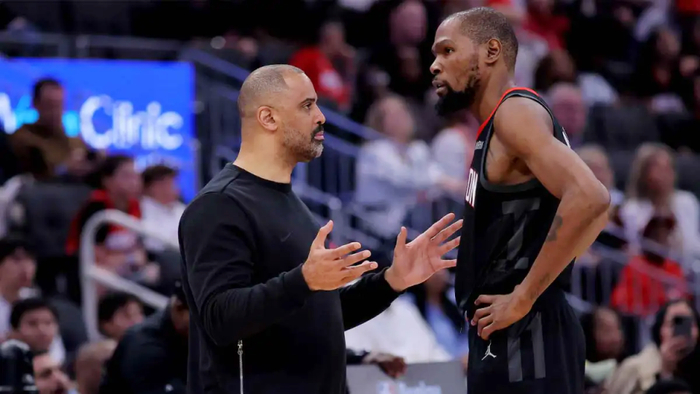 火箭弃用芬尼·史密斯引交易猜测 球员状态低迷