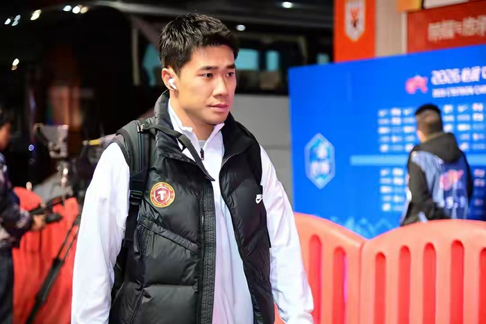 陈彬彬重返中超四年未登场引关注