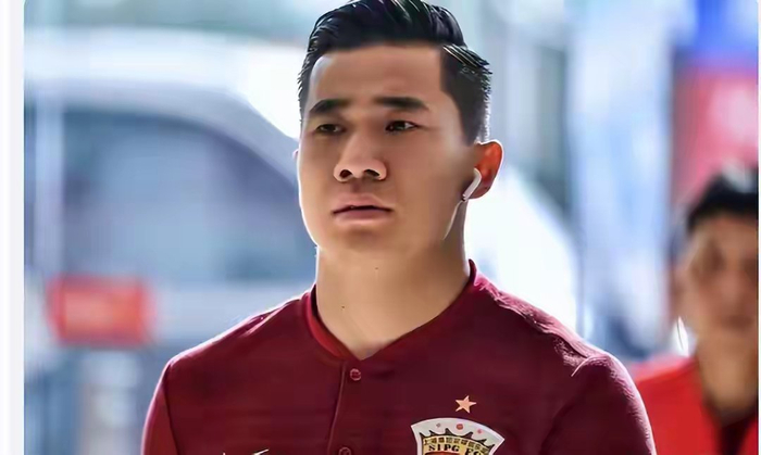陈彬彬重返中超四年未登场引关注